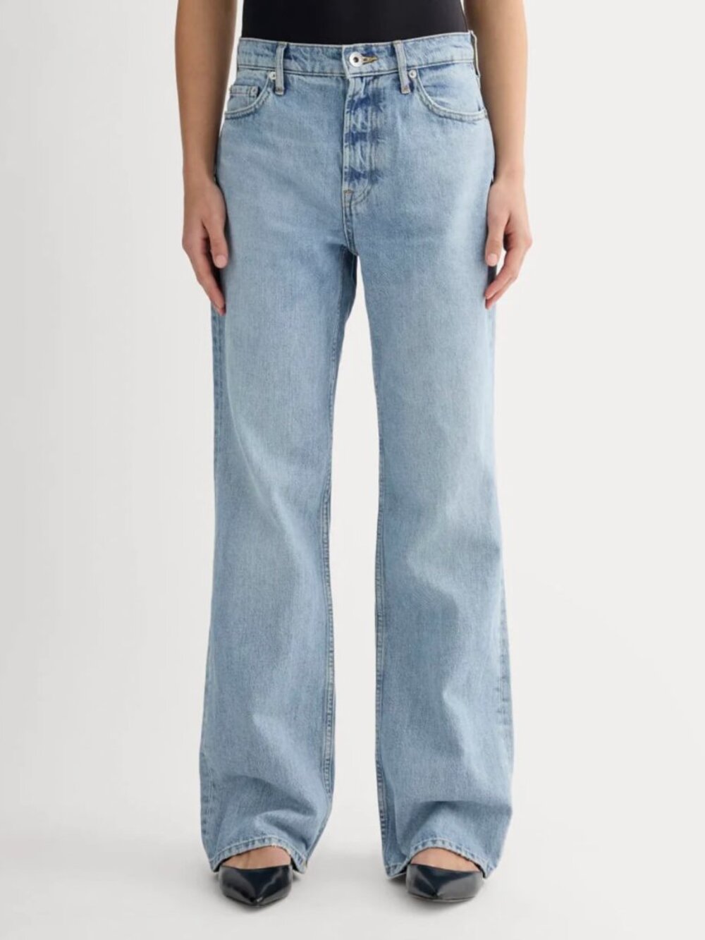 Everlane The ’90s Forever Jean in Light Indigo